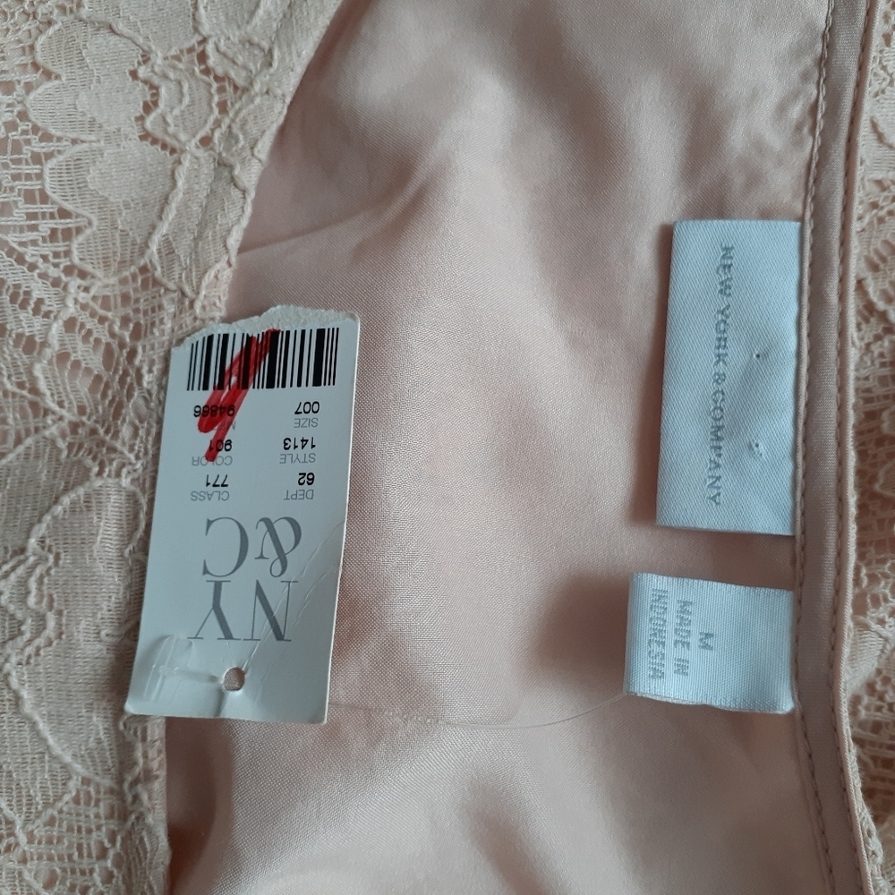 New New York and Company pink lace dress P4575 - Picture 10 of 11